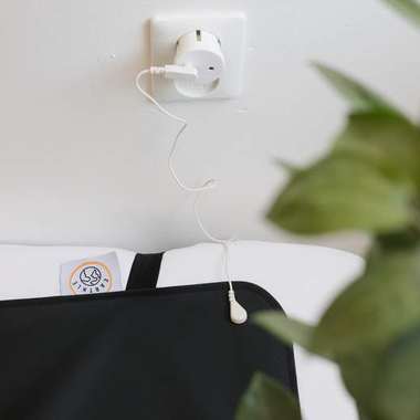 Im Stecker sitzt ein Widerstand